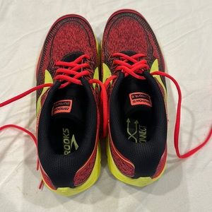 Brooks pure grit 6 trail runners